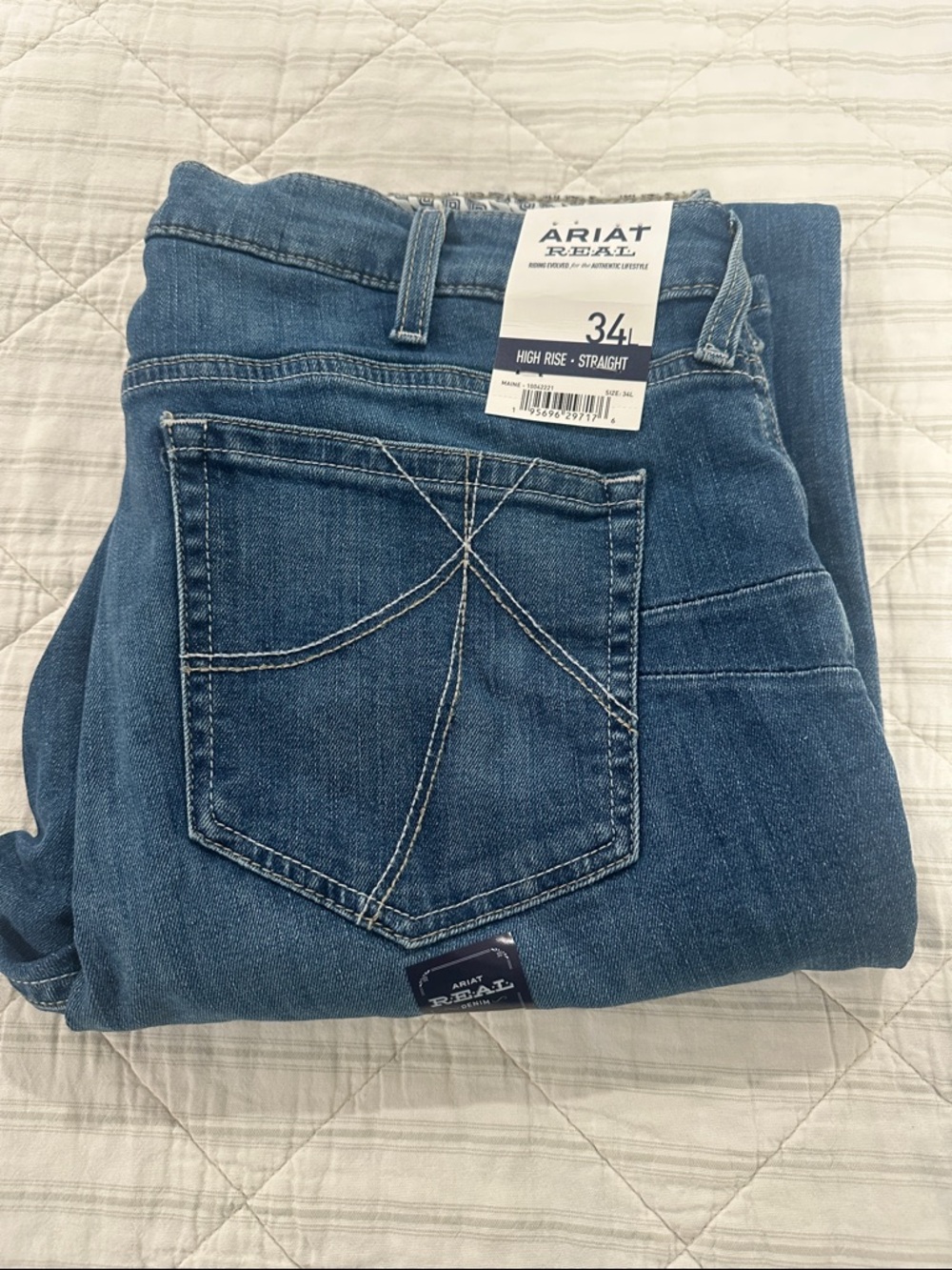 Ariat High-Rise Straight Jeans in Blue Denim NWT